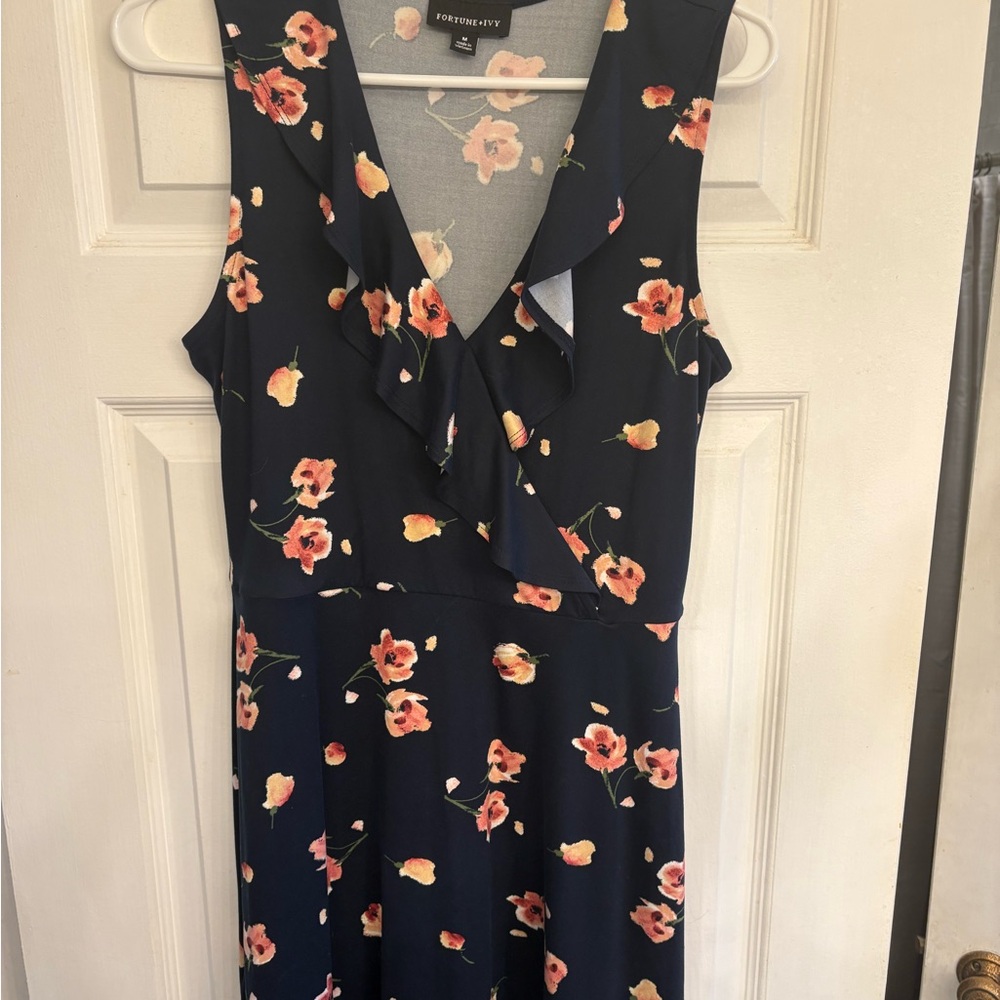Chic Navy Floral Midi Dress - Picture 7 of 9